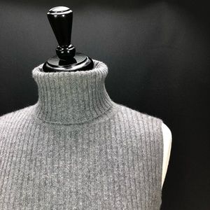⭐️🆕[Bloomingdale’s]💯%Cashmere Sleeveless Top